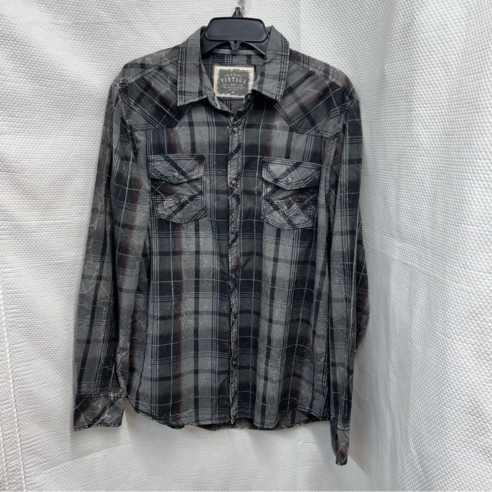 BKE Vintage Black and Gray Casual Button Down Shirt with Western Design